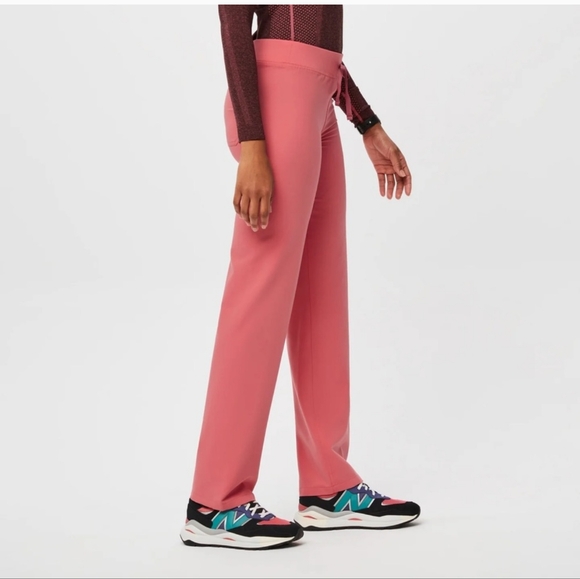 New Figs Livingston scrub pants desert rose - Picture 2 of 15